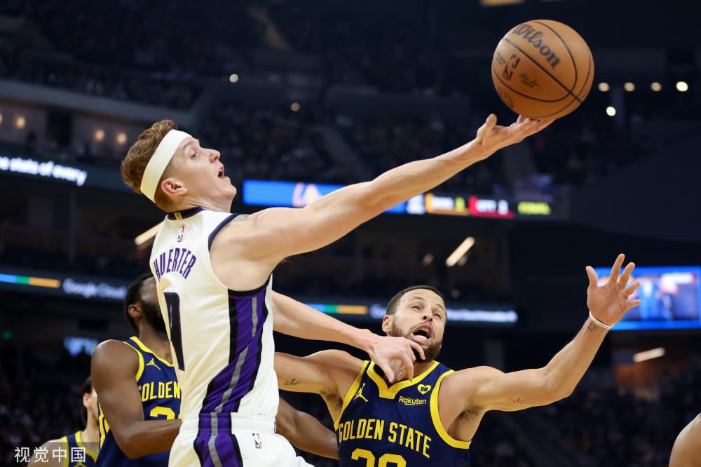 双方展开激 双方展开激